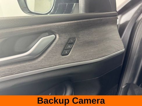 Used 2023 Jeep Grand Cherokee L Limited w/ Luxury Tech Group II image 11