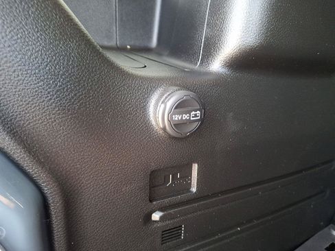 Used 2025 Jeep Wrangler Unlimited Rubicon AWD/4WD image 29