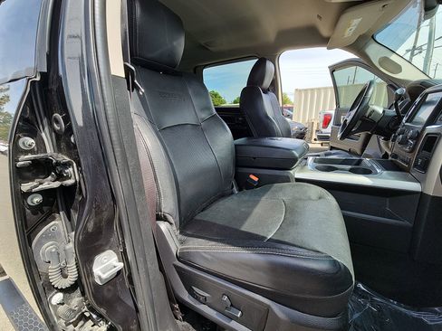 Used 2017 RAM 2500 Laramie w/ Sport Appearance Group image 25