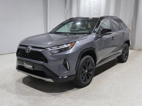 Used 2025 Toyota RAV4 XSE w/ Advanced Technology Package AWD/4WD image 8