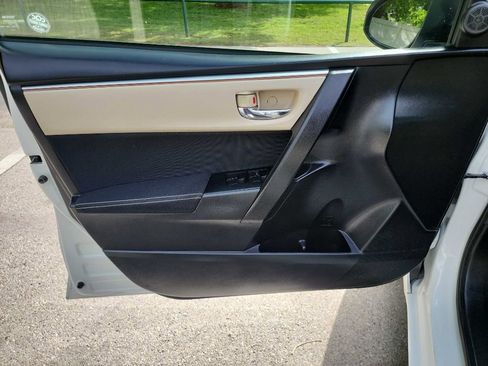 Used 2015 Toyota Corolla LE image 14