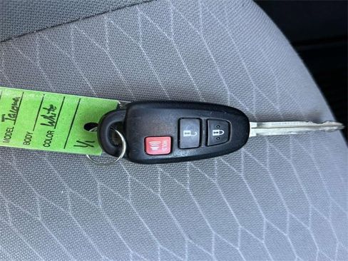 Used 2019 Toyota Tacoma SR image 35