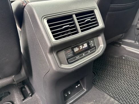 Used 2024 Volkswagen Atlas Peak Edition SEL AWD/4WD image 26
