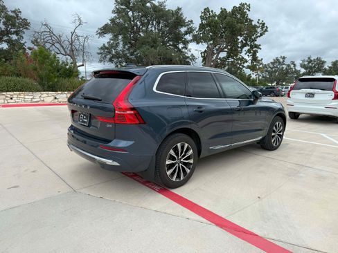 Certified 2023 Volvo XC60 B5 Plus w/ Climate Package image 6