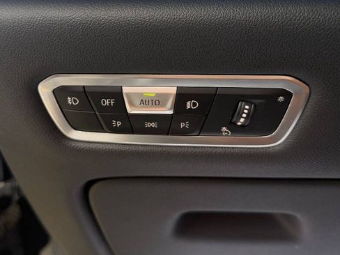 Used 2019 BMW X7 xDrive50i w/ M Sport Package image 22