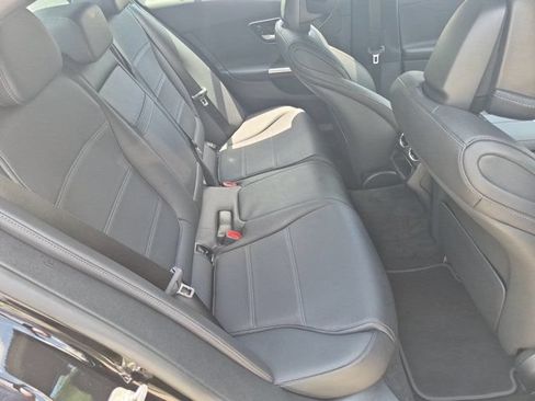 Used 2025 Mercedes-Benz C 300 Sedan image 30