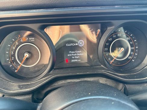 Used 2024 Jeep Wrangler Sport AWD/4WD image 9