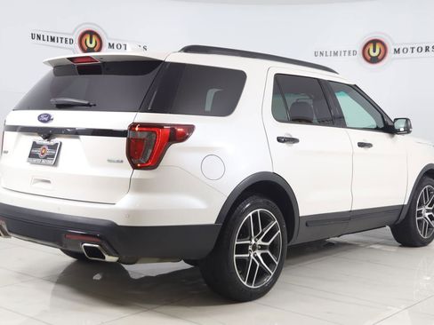 Used 2017 Ford Explorer Sport w/ Equipment Group 401A AWD/4WD image 3