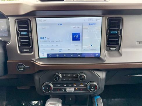 Used 2022 Ford Bronco Outer Banks AWD/4WD image 19
