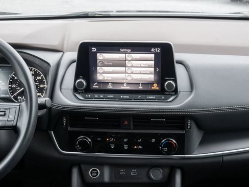 Used 2023 Nissan Rogue S image 24