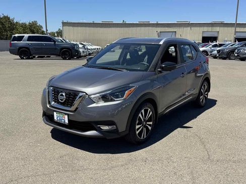 Used 2018 Nissan Kicks SR FWD image 5