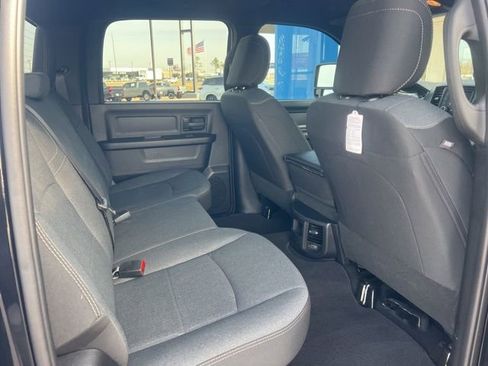 Used 2024 RAM 2500 Tradesman w/ Chrome Appearance Group image 11