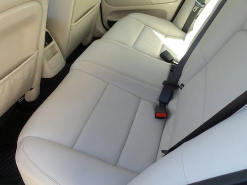 Used 2003 Jaguar S-TYPE R image 17