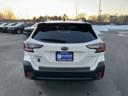 Used 2020 Subaru Outback Premium image 7