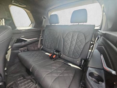 Used 2026 BMW X7 xDrive40i w/ M Sport Package AWD/4WD image 18