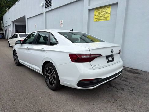 Used 2024 Volkswagen Jetta Sport FWD image 4