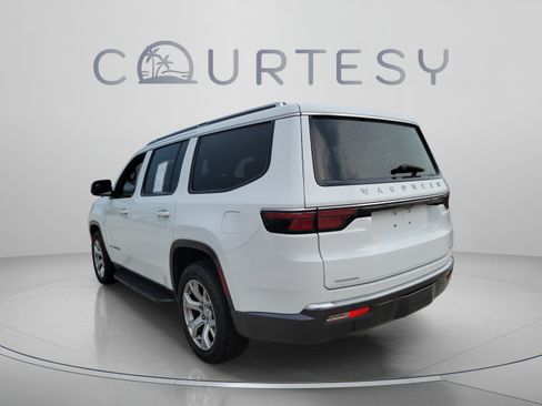 Used 2022 Jeep Wagoneer Series II AWD/4WD image 2