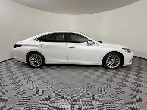 Used 2020 Lexus ES 350 Ultra Luxury w/ Accessory Package 2 image 9