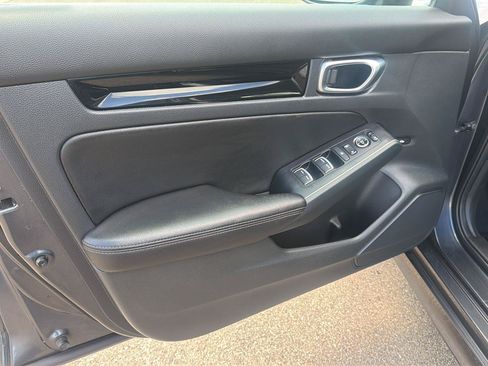 Used 2023 Honda Civic Touring image 12
