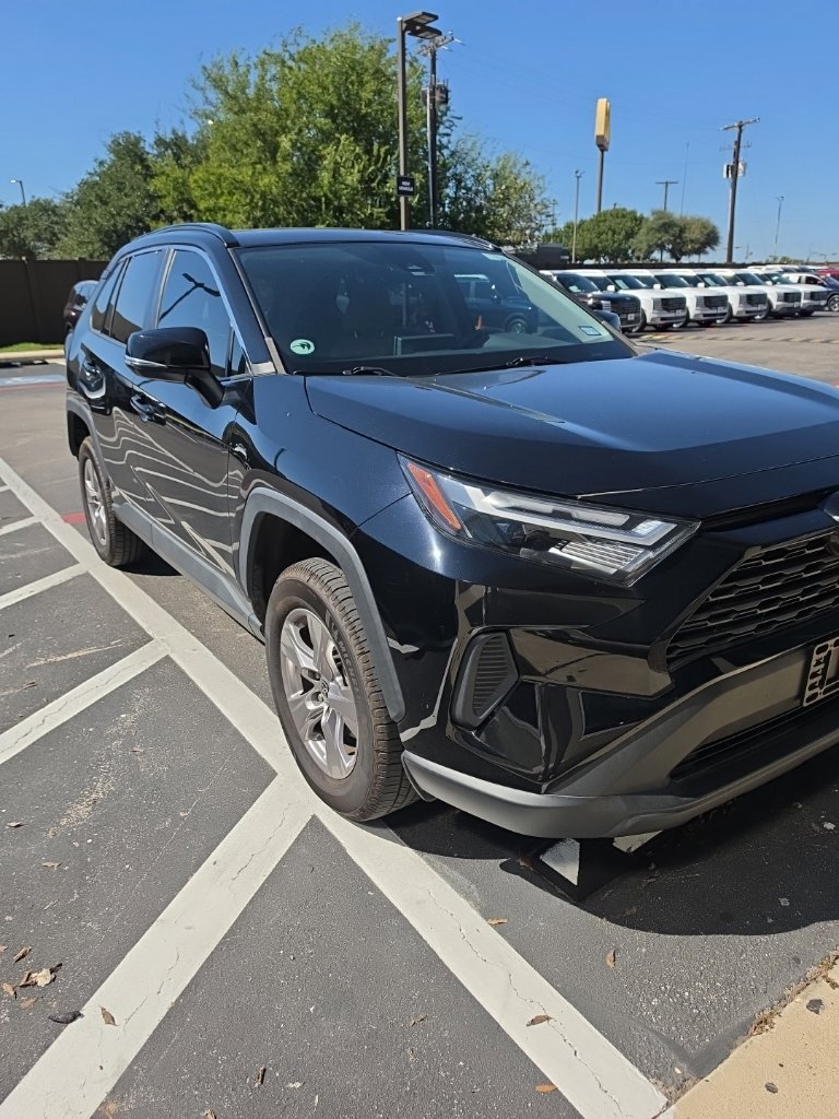 Used 2022 Toyota RAV4 XLE w/ Convenience Package FWD image 8