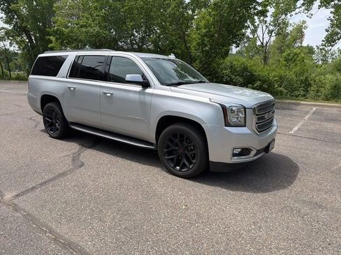 Used 2019 GMC Yukon XL SLT w/ Open Road Package AWD/4WD image 5