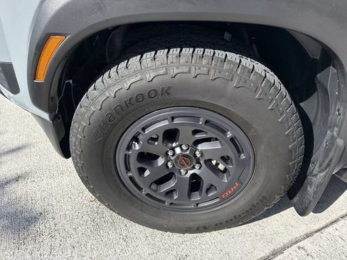 Used 2025 Nissan Frontier Pro-X RWD image 10