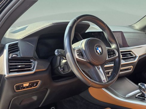Used 2022 BMW X5 xDrive40i w/ M Sport Package image 11