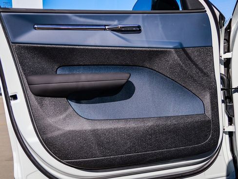 New 2026 Volvo EX30 Cross Country Ultra image 21