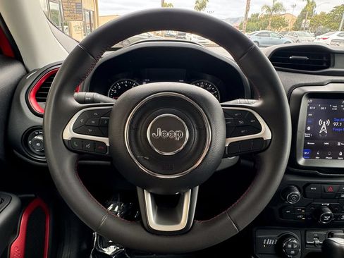 Used 2023 Jeep Renegade Trailhawk AWD/4WD image 15