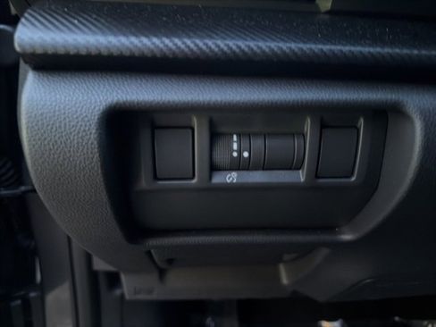 Used 2024 Subaru Crosstrek 2.0i Premium image 37