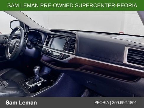 Used 2016 Toyota Highlander Limited image 32