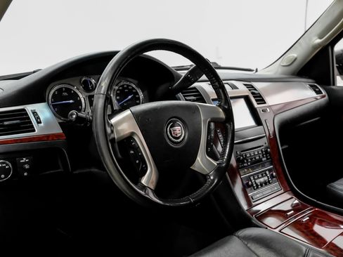 Used 2012 Cadillac Escalade EXT Premium AWD/4WD image 21