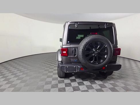 Used 2025 Jeep Wrangler Unlimited Sahara AWD/4WD image 44
