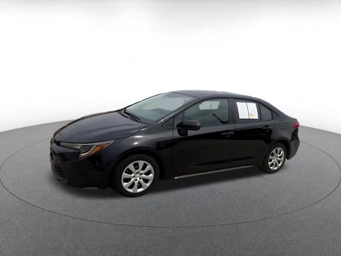 Used 2025 Toyota Corolla LE FWD image 7