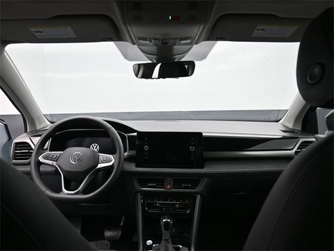 New 2026 Volkswagen Taos SE image 10