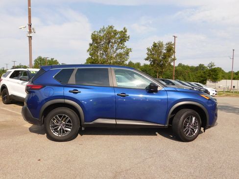 Used 2023 Nissan Rogue S FWD image 4