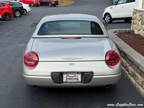 Used 2004 Ford Thunderbird image 8