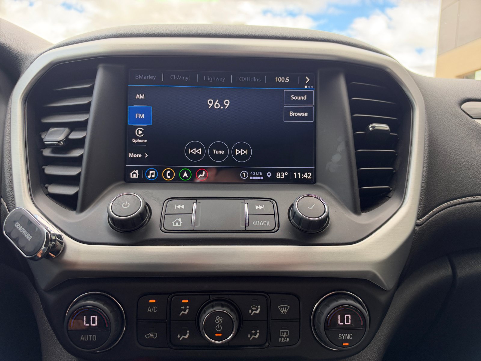 Used 2022 GMC Acadia SLT w/ Technology Package AWD/4WD image 12
