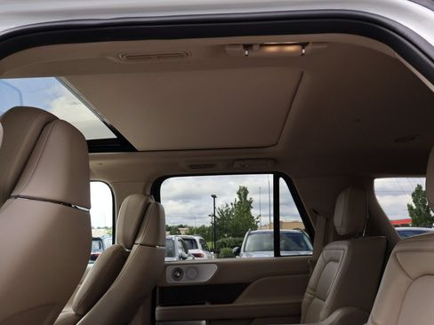 Used 2020 Lincoln Navigator Reserve w/ Equipment Group 208A Reserve AWD/4WD image 13