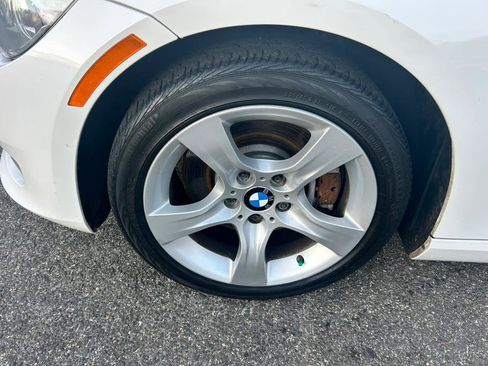 Used 2013 BMW 335i Convertible image 10