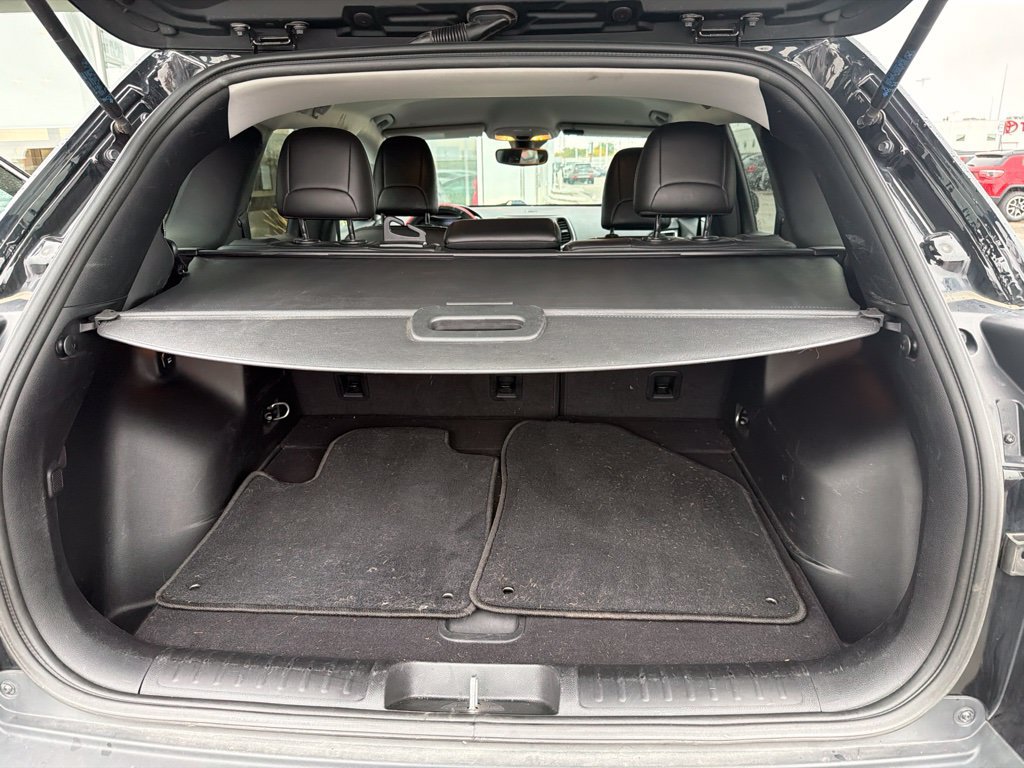 Used 2021 Jeep Cherokee Trailhawk AWD/4WD image 16