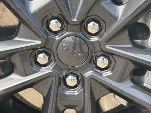 New 2026 Jeep Grand Cherokee L Limited AWD/4WD image 11