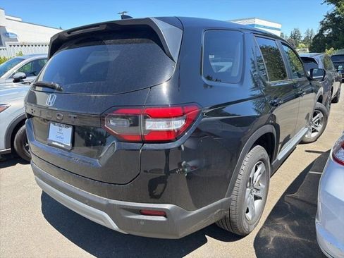 Used 2025 Honda Pilot EX-L image 8