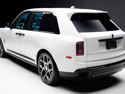 Used 2019 Rolls-Royce Cullinan AWD/4WD image 25