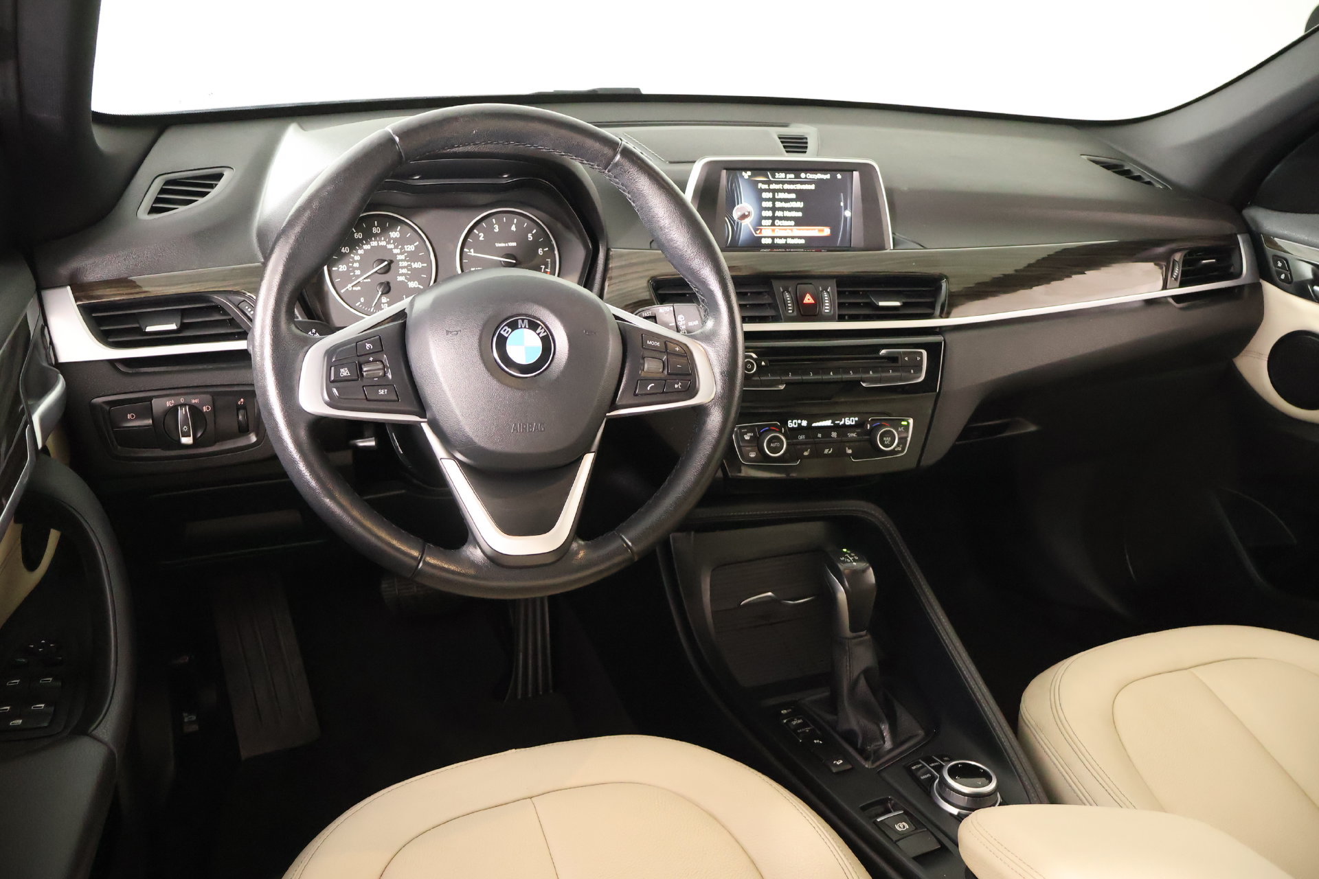 Used 2017 BMW X1 xDrive28i AWD/4WD image 2