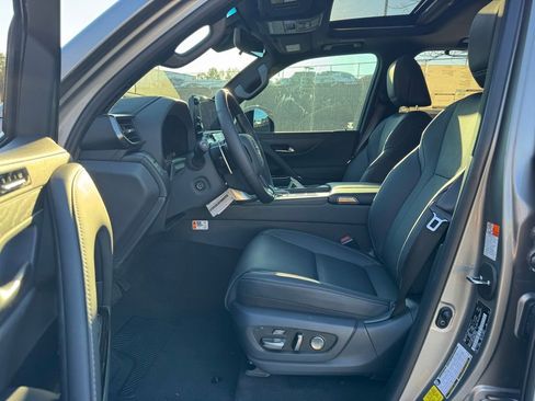 New 2025 Lexus LX 700h Luxury image 20