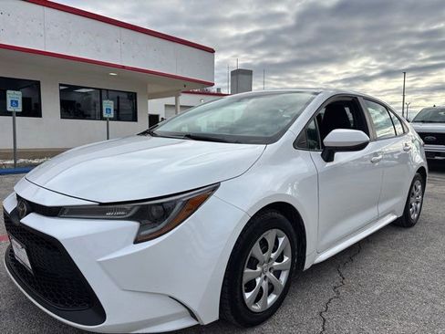 Used 2020 Toyota Corolla LE image 3