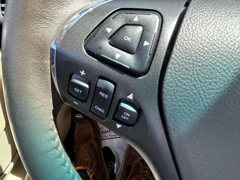 Used 2014 Lincoln MKT AWD w/ Equipment Group 201A image 20