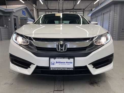 Used 2018 Honda Civic EX image 2
