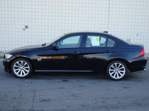 Used 2011 BMW 328i xDrive Sedan image 4